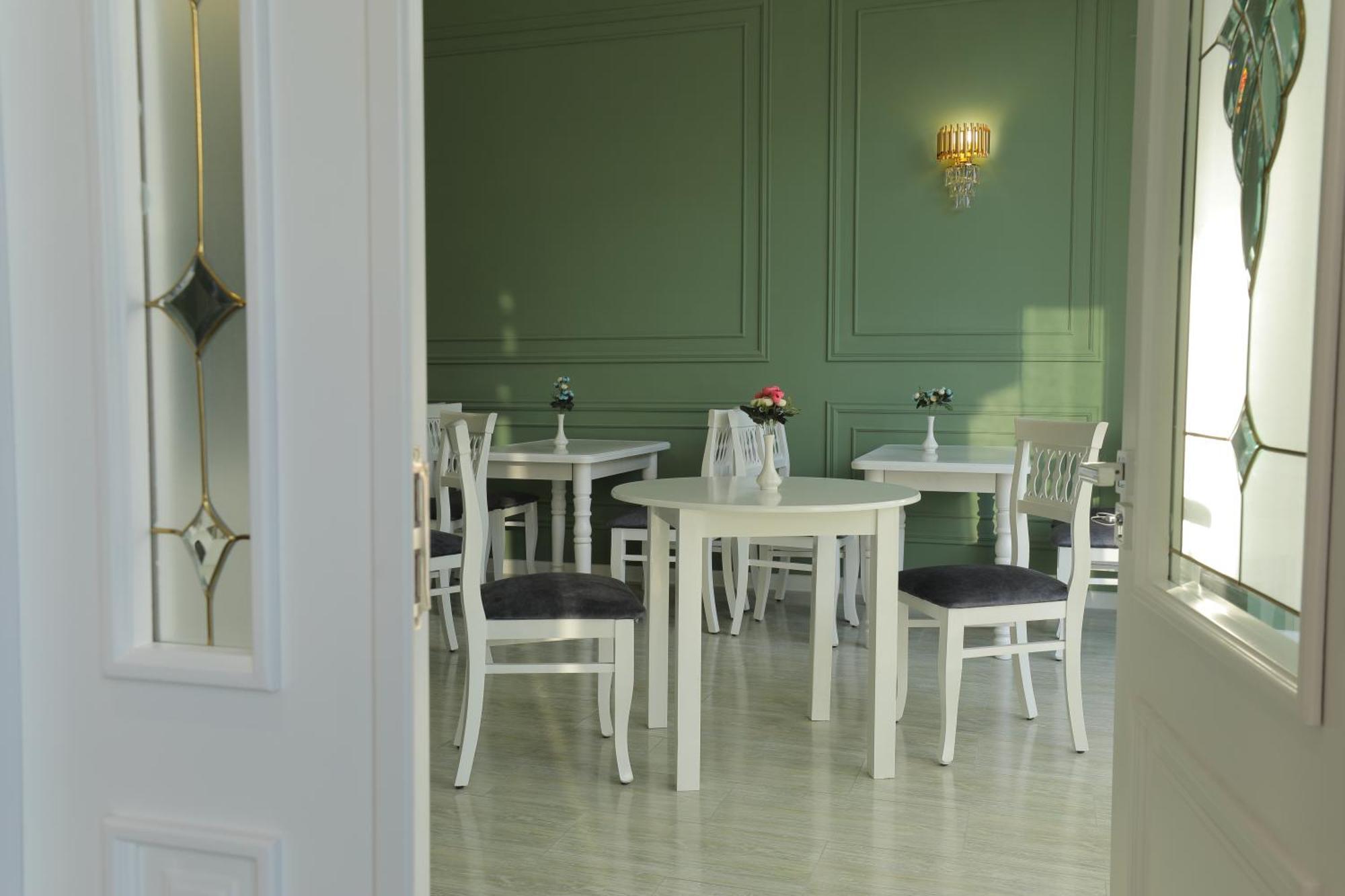 Resident Hotel Ташкент Екстериор снимка
