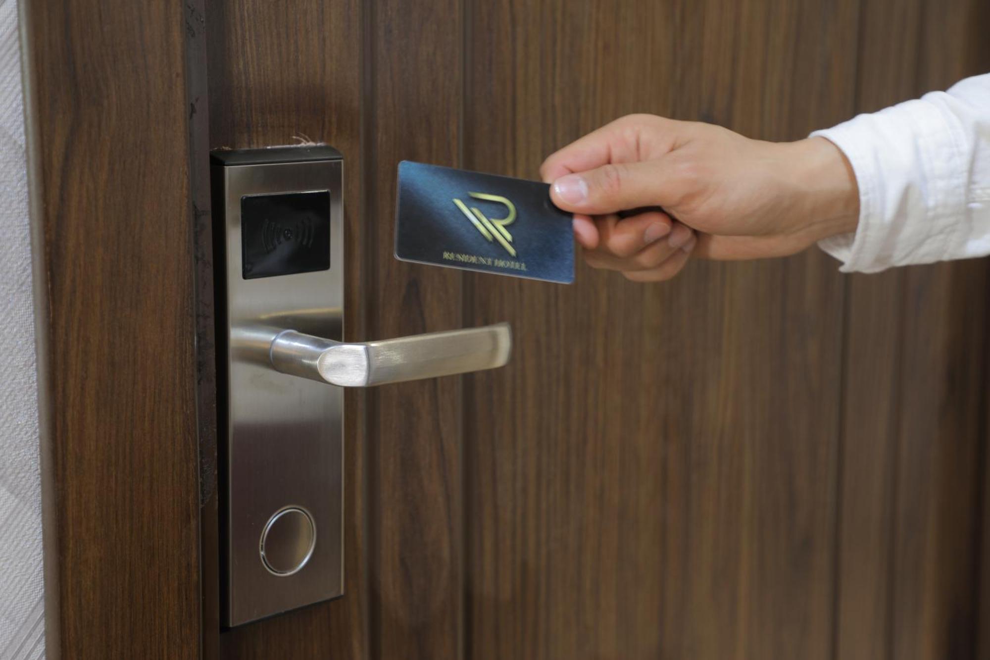 Resident Hotel Ташкент Екстериор снимка