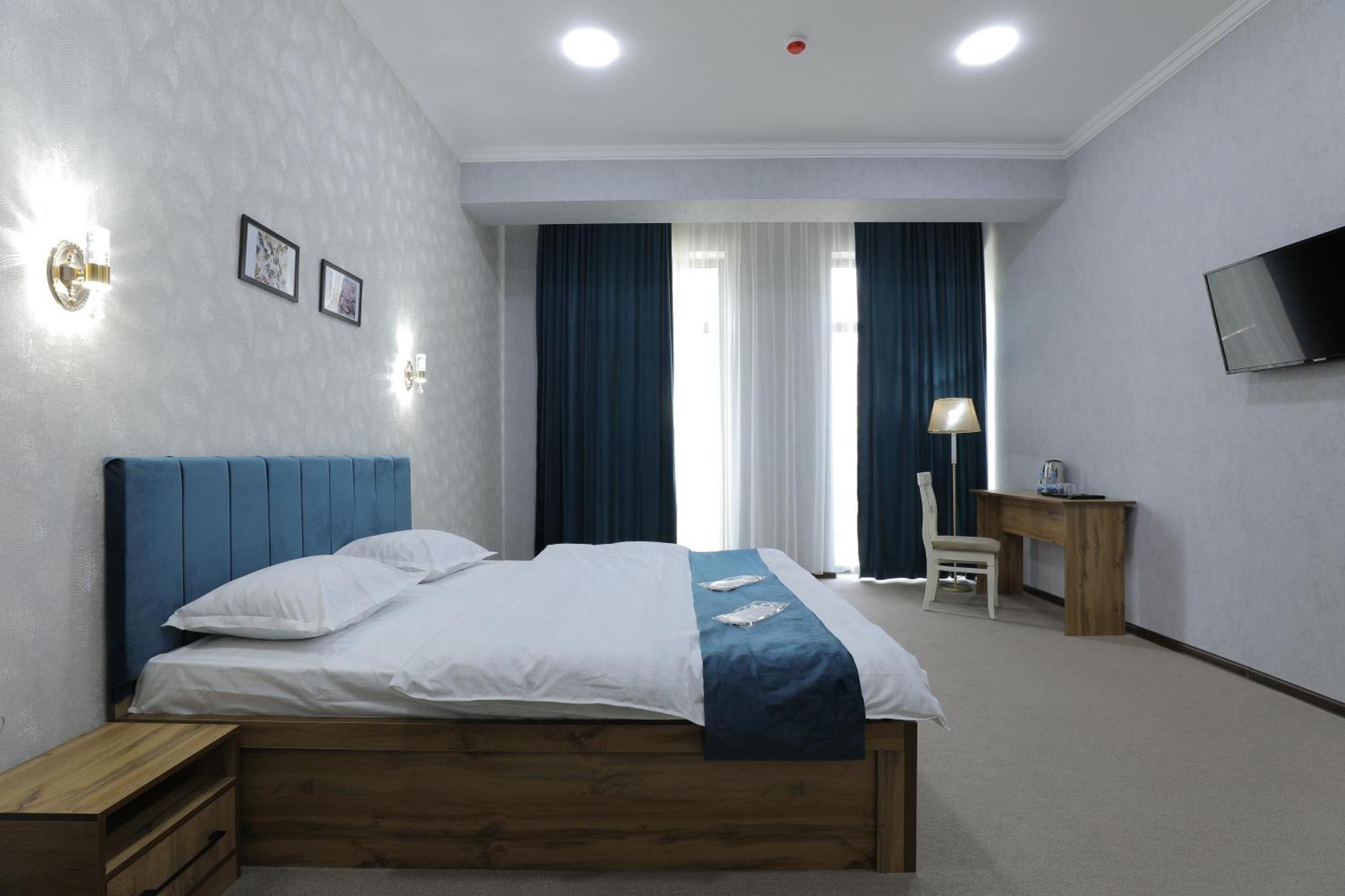 Resident Hotel Ташкент Екстериор снимка