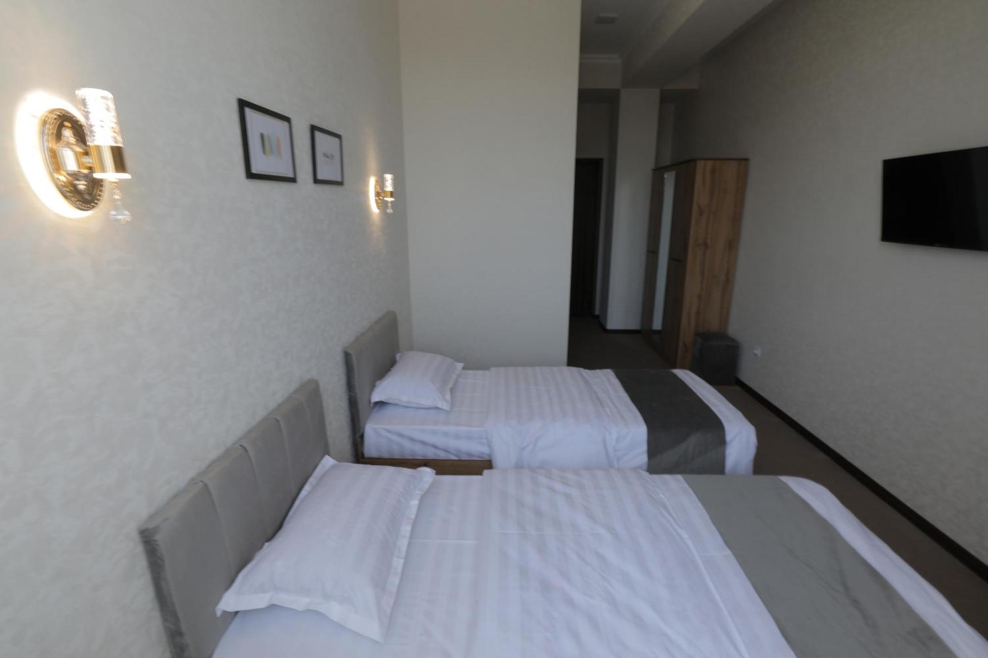 Resident Hotel Ташкент Екстериор снимка