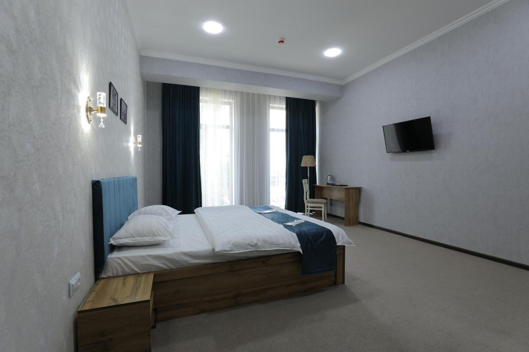 Resident Hotel Ташкент Екстериор снимка