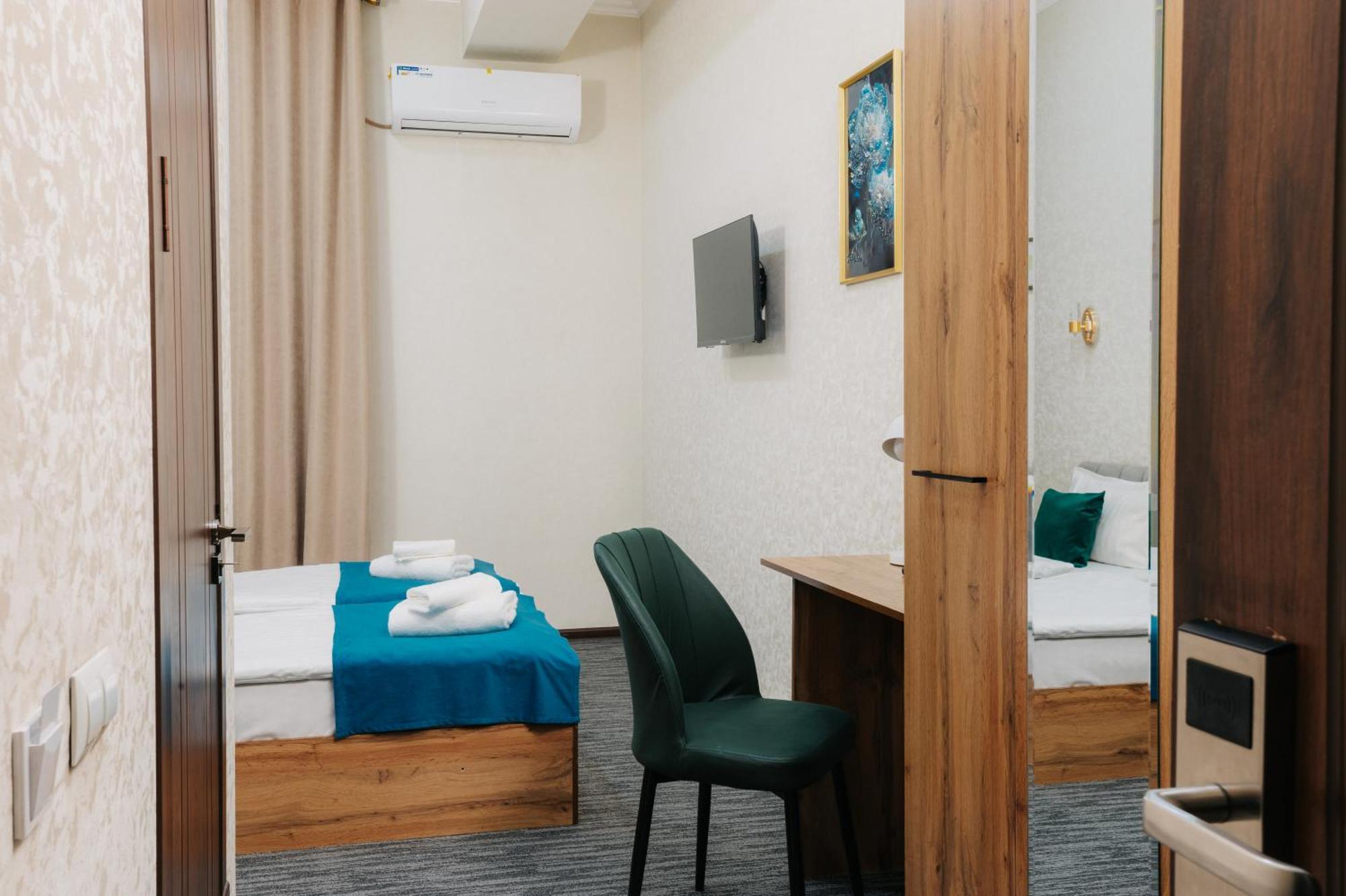 Resident Hotel Ташкент Екстериор снимка