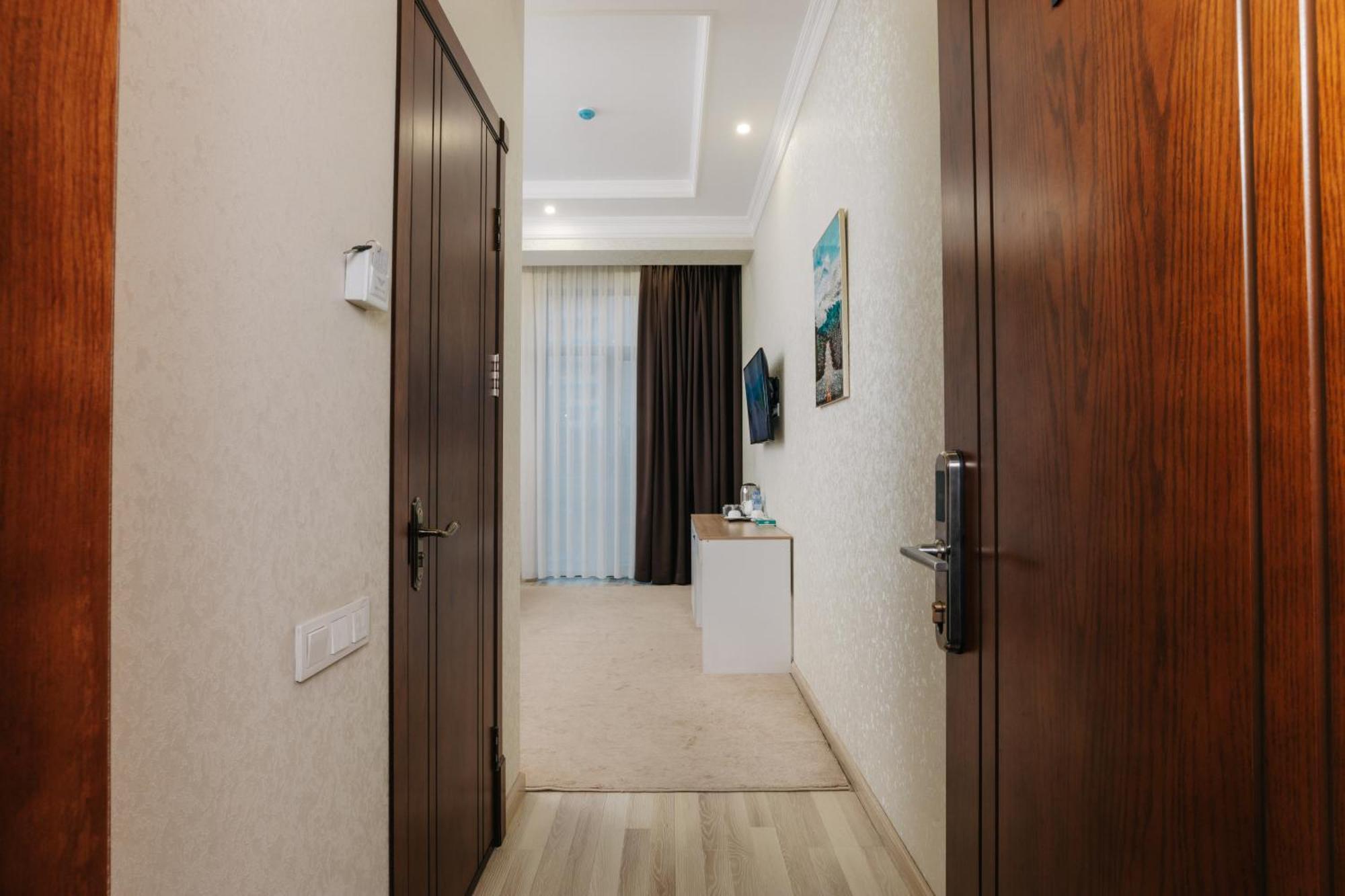 Resident Hotel Ташкент Екстериор снимка